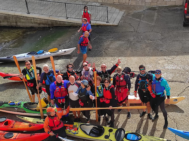 Esami finali del corso FICT per istruttori e istruttrici di secondo livello di kayak da mare