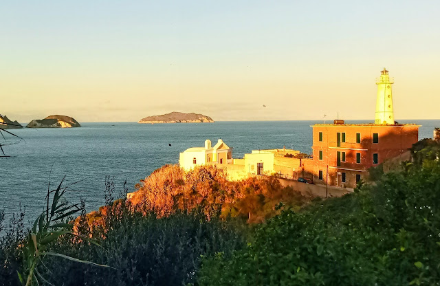 Il sostegno dell’isola – diario scombinato di un’insegnante in trasferta a Ponza 💙 #8