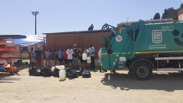 18 KILOS DE PLASTICOS EN 1M2 CONTRA LA BASURALEZA RECOGIDOS POR EL CLUB PIRAGÜISMO SAN FERNANDO